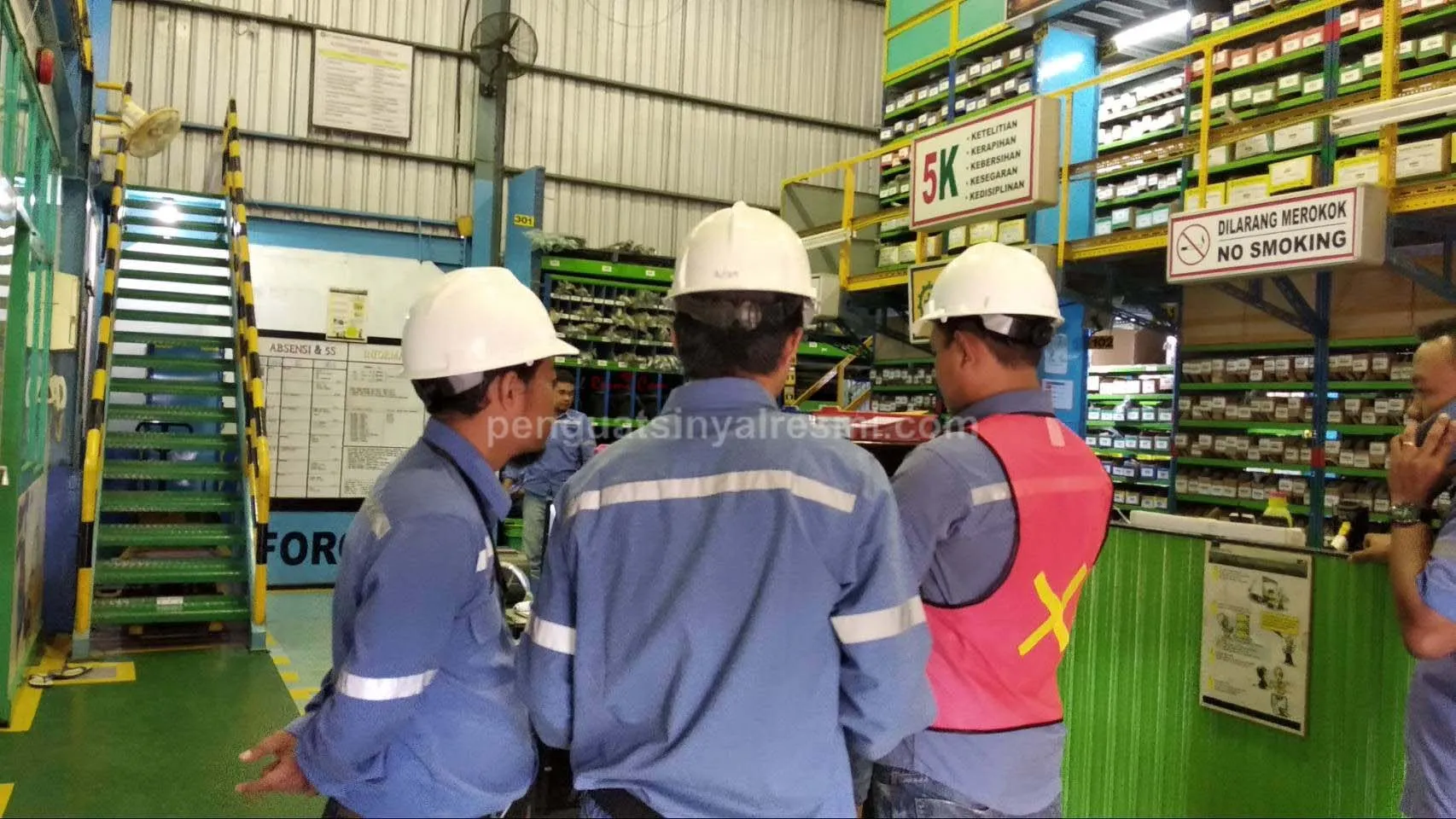 Pemasangan Penguat Sinyal Hp Repater United Tractors_ (23) copy