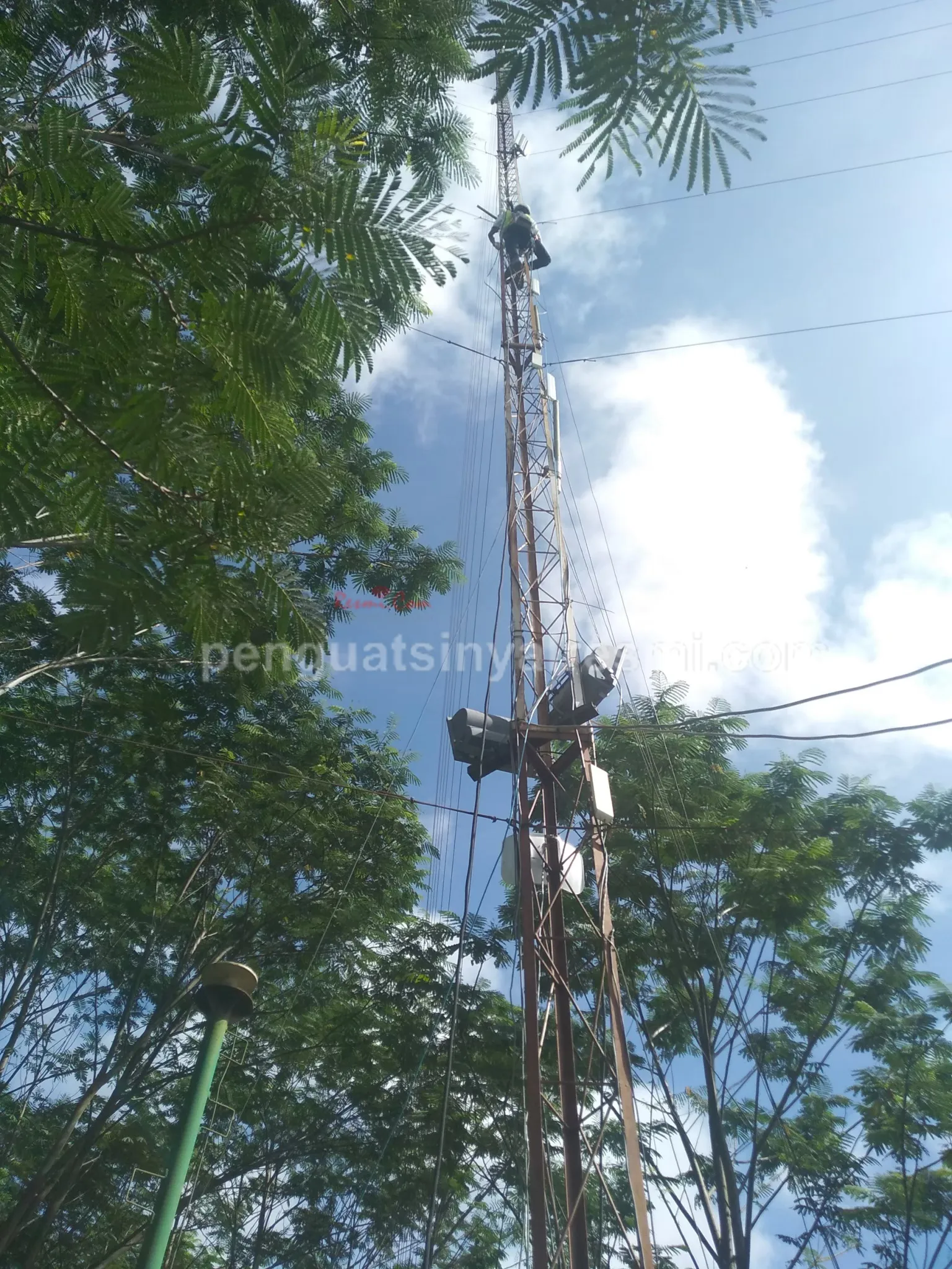 Pemasangan Penguat Sinyal Hp Repeater KPP_ (15)
