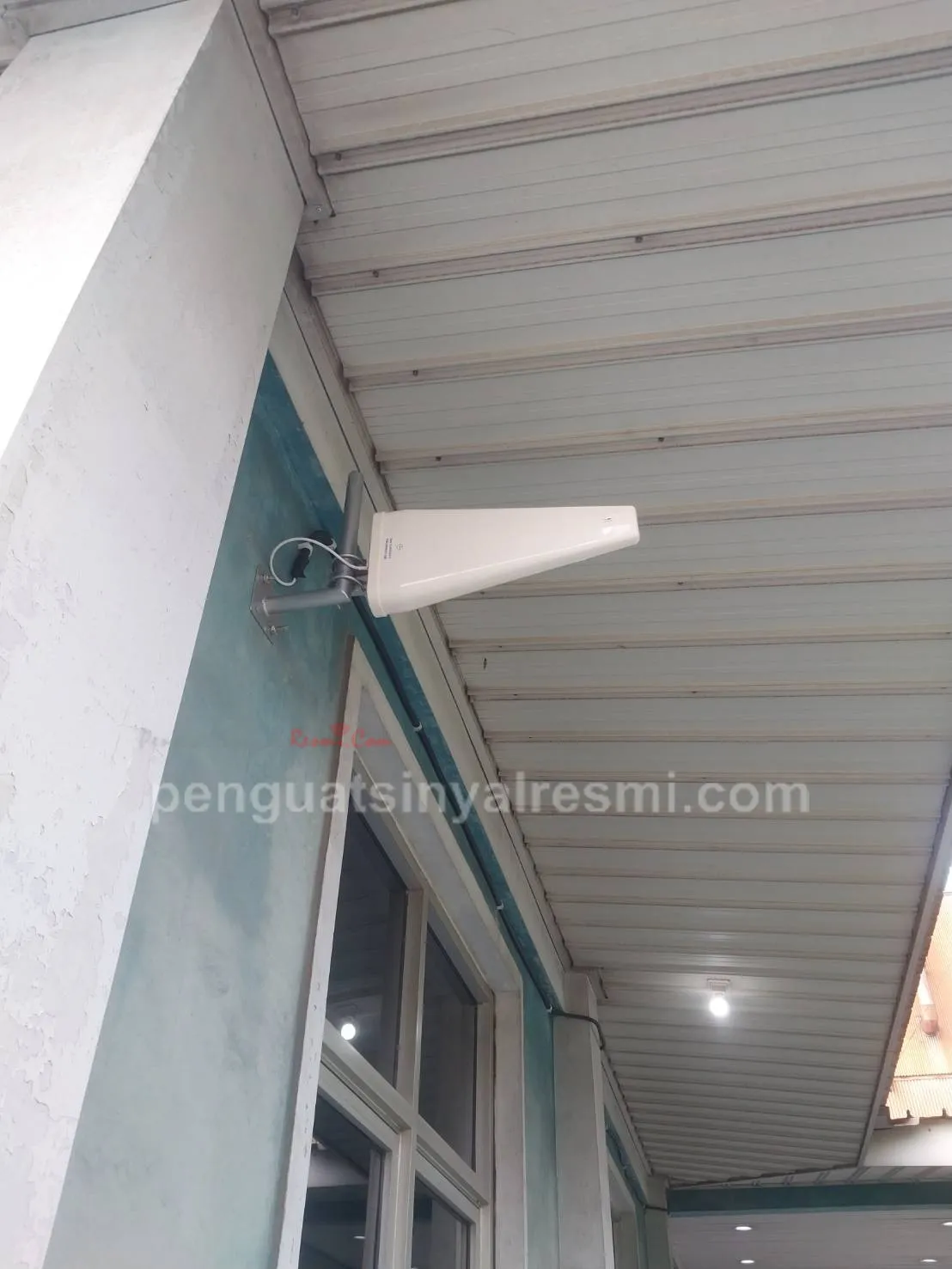 Pemasangan Penguat Sinyal Hp Repeater NS Bluescope_ (5)