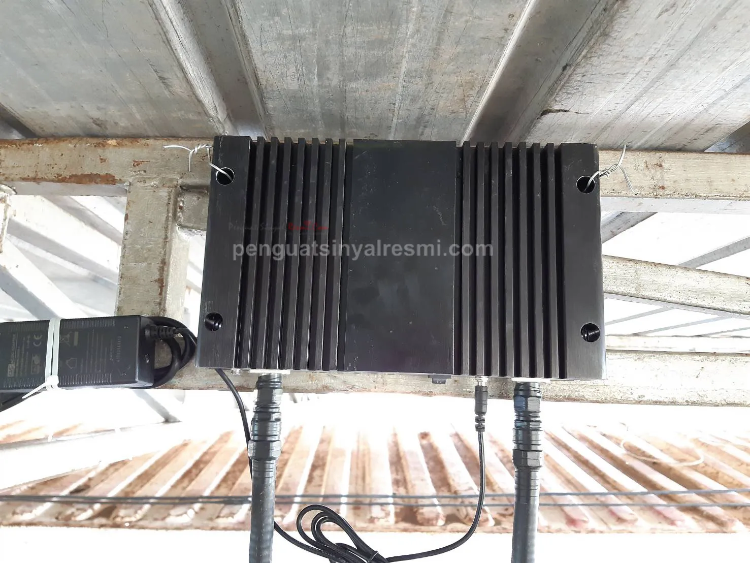 Pemasangan Penguat Sinyal Hp Repeater PDSI GARUT PERTAMINA_ (20)