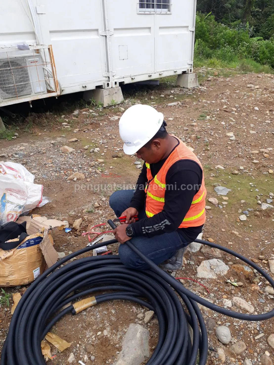 Pemasangan Penguat Sinyal Hp Repeater PLTU PADANG_ (10)