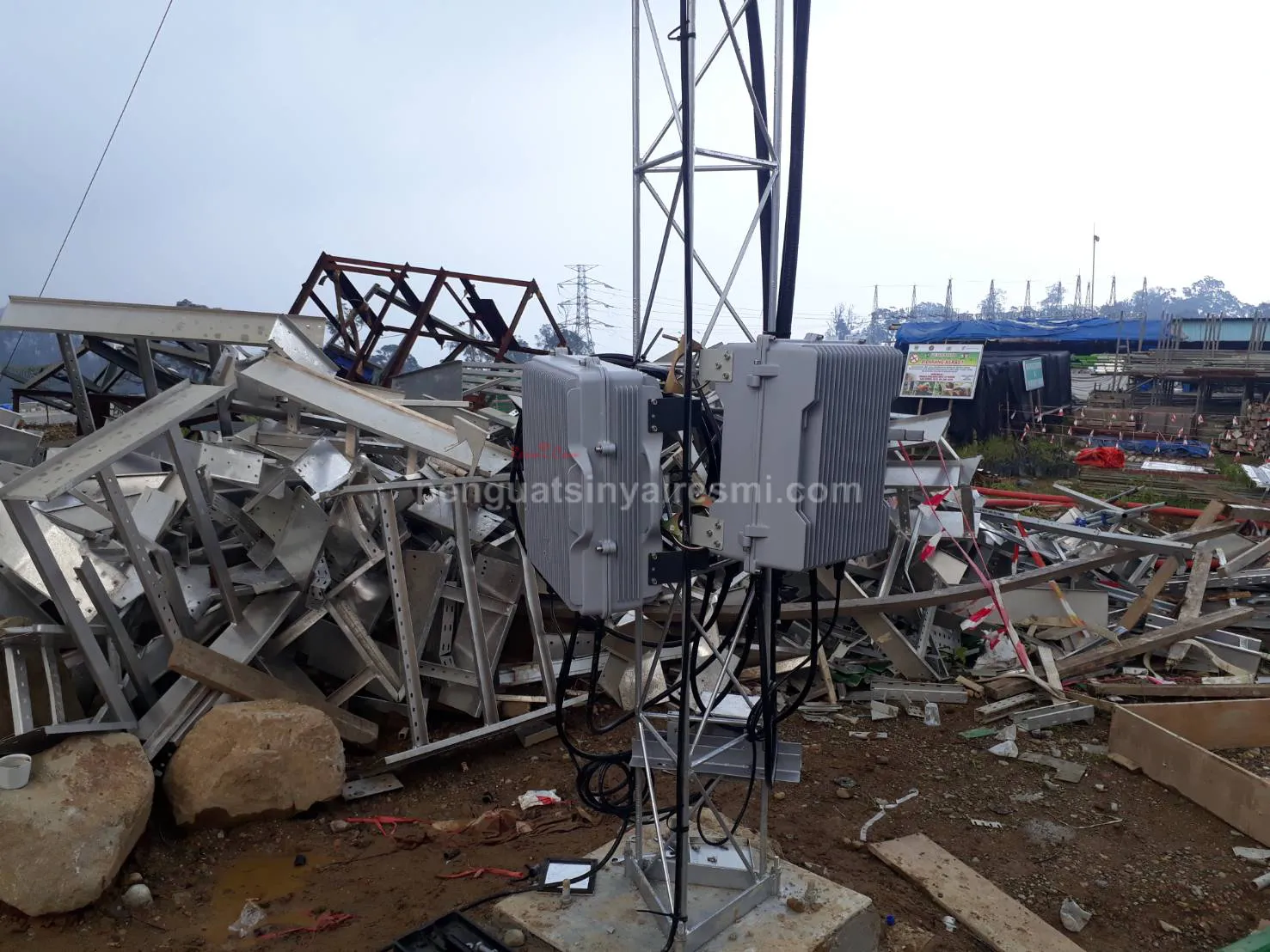 Pemasangan Penguat Sinyal Hp Repeater PLTU PADANG_ (4)