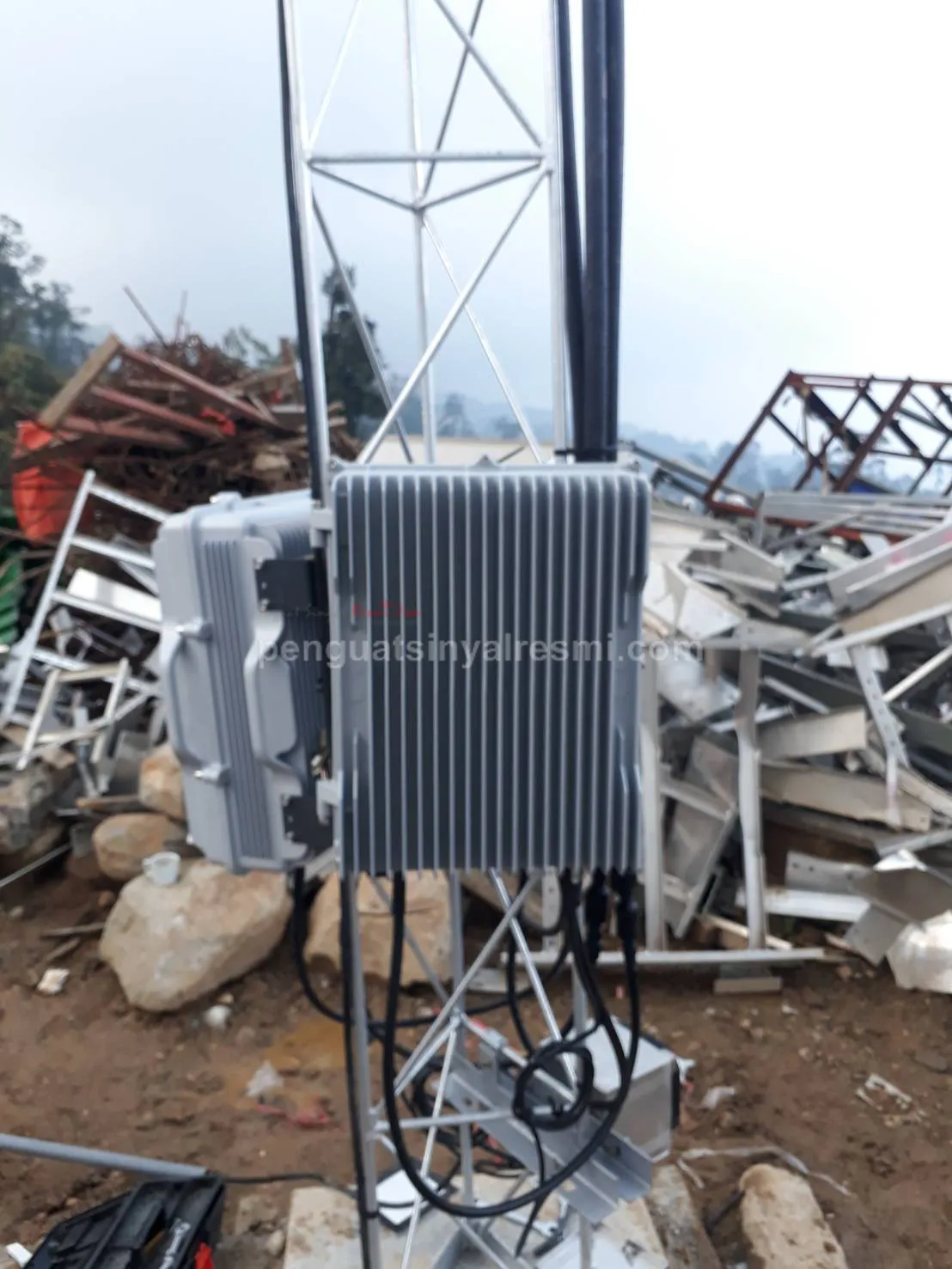 Pemasangan Penguat Sinyal Hp Repeater PLTU PADANG_ (5)