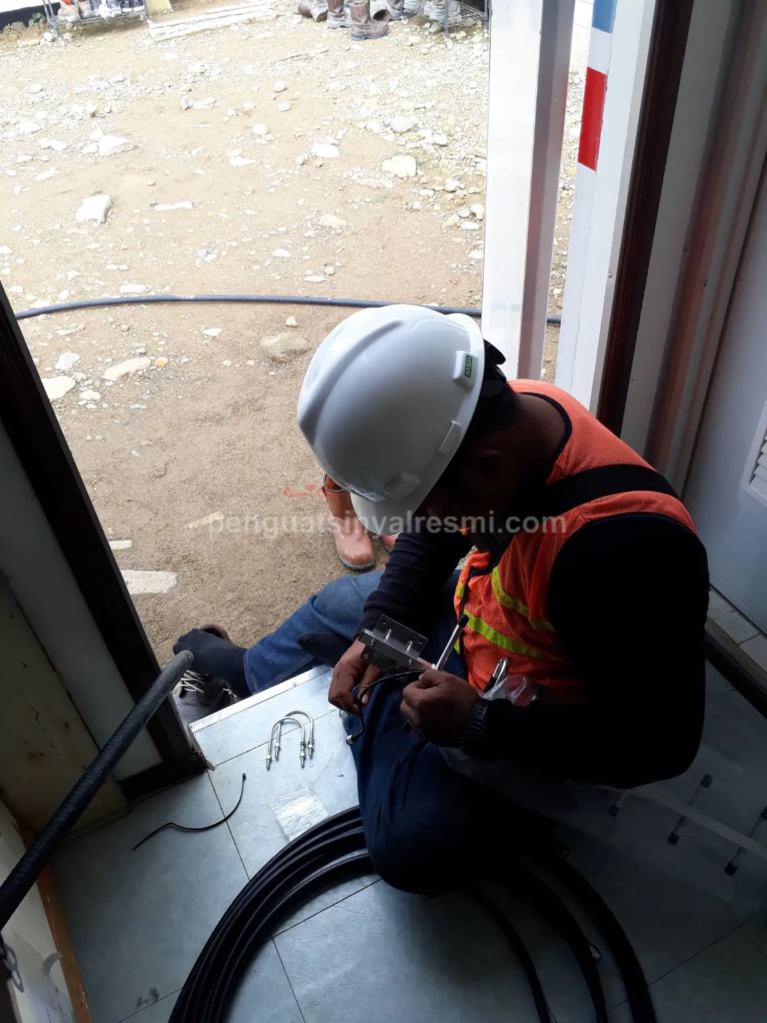 Pemasangan Penguat Sinyal Hp Repeater PLTU PADANG_ (9)