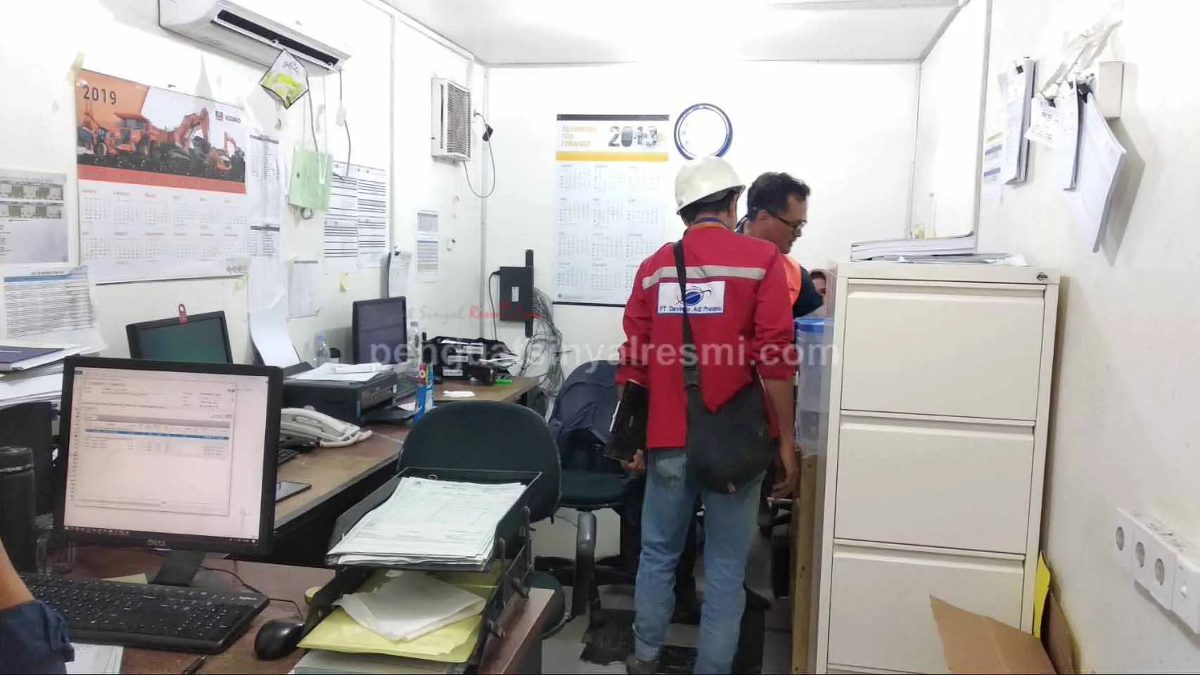 Pemasangan Penguat Sinyal Hp Repeater PT Madhani Talatah Nusantara_ (75)