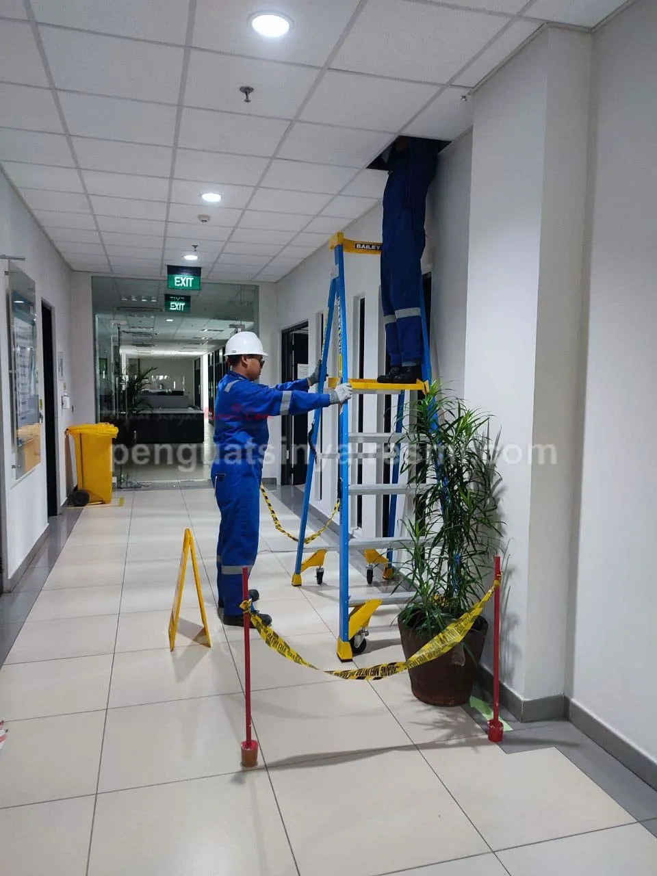 Pemasangan Penguat Sinyal Hp Repeater PT SCHLUMBERGER_ (9)