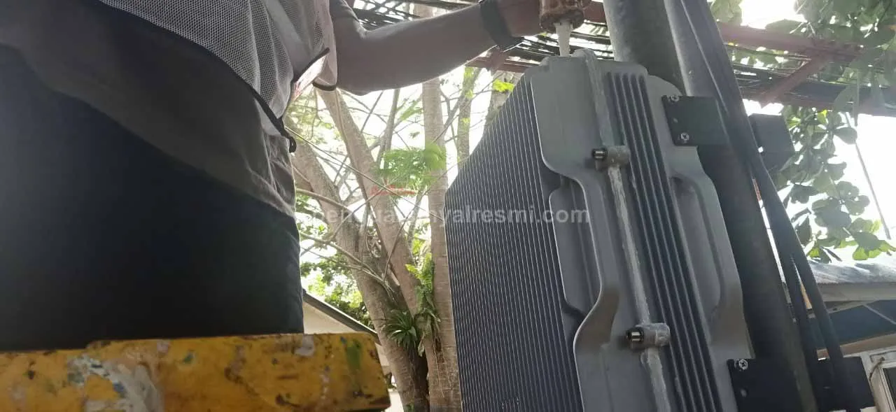 Pemasangan Penguat Sinyal Hp Repeater PT. Sapta Indra Sejahtera_ (27)
